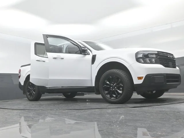 Certified Used 2024 Oxford White Ford Lariat image 33