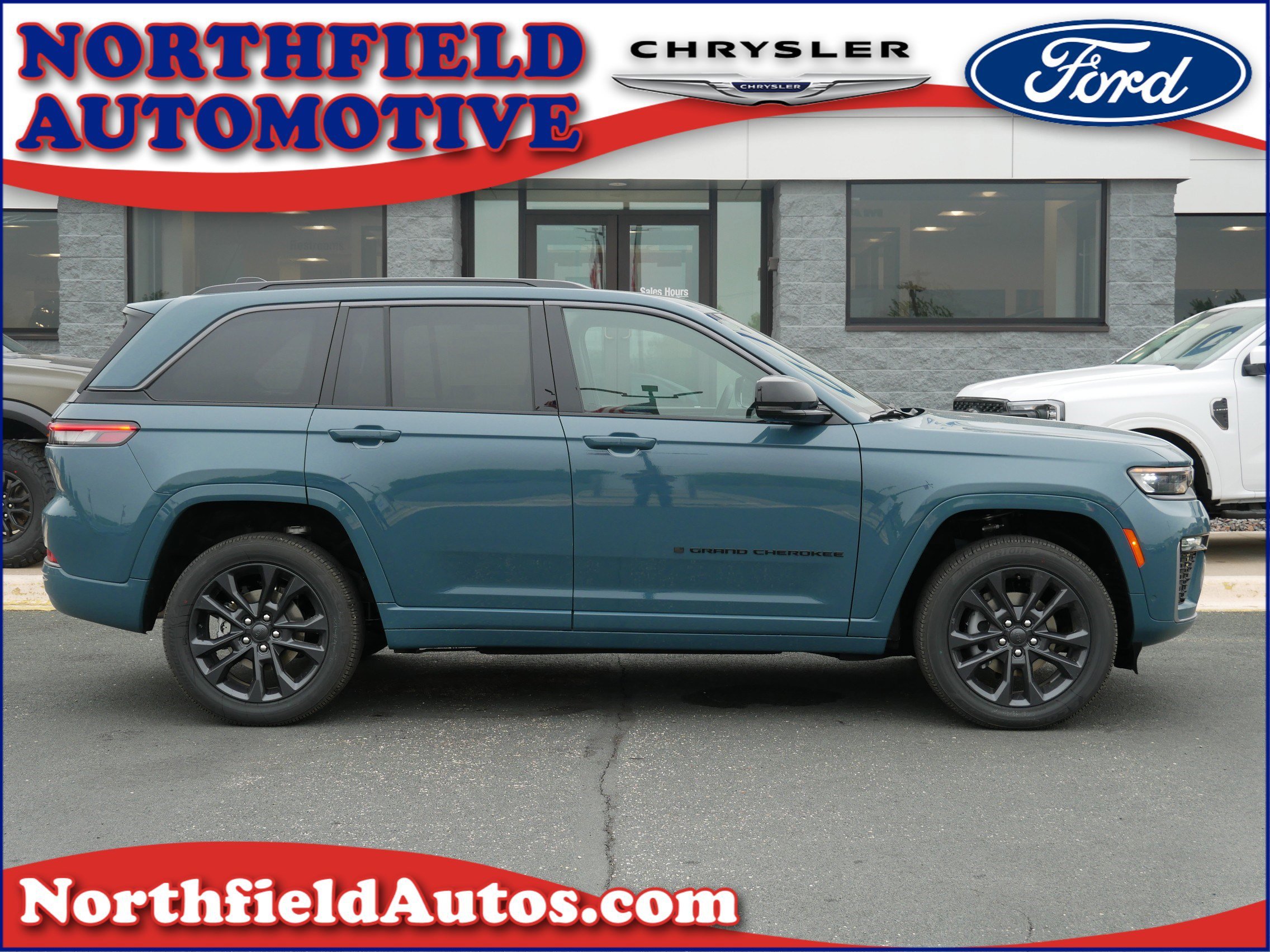 New 2026 Steel Blue Exterior Paint Jeep Limited Reserve image 1