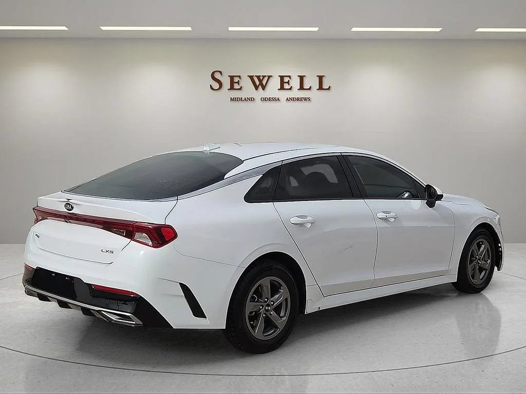 Used 2021 White Kia LXS image 4