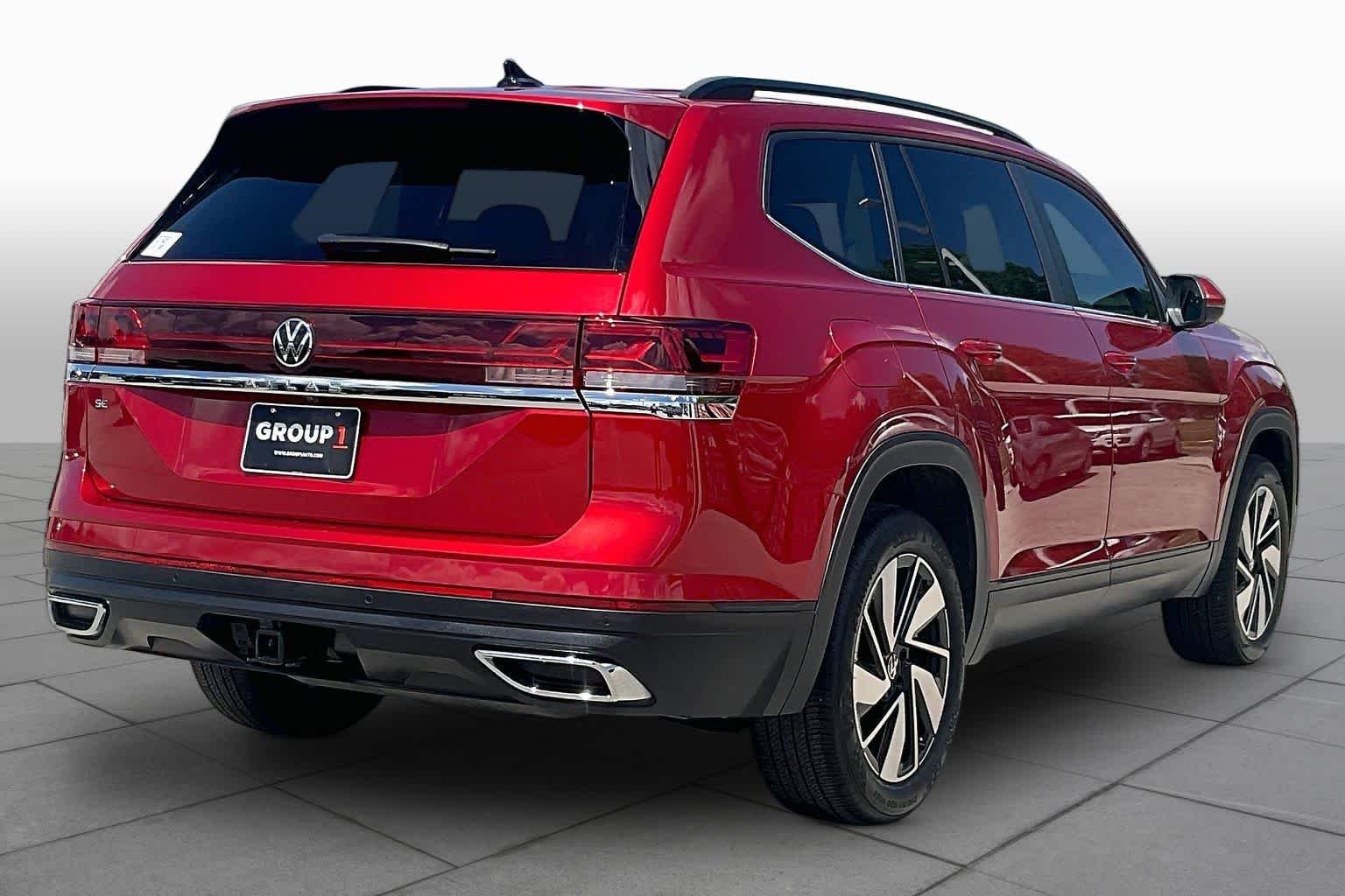 Used 2024 Aurora Red Metallic Volkswagen 2.0T SE w/Technology image 13
