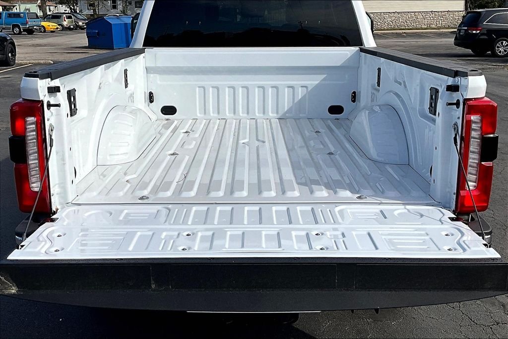 2026 Ford F-350 Super Duty XLT - Photo 14