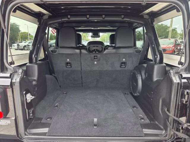 Certified Used 2022 Black Jeep Unlimited Sahara High Altitude image 9
