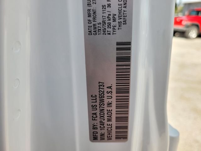 New 2025 Bright White Clear-Coat Exterior Paint Jeep Sport S image 15