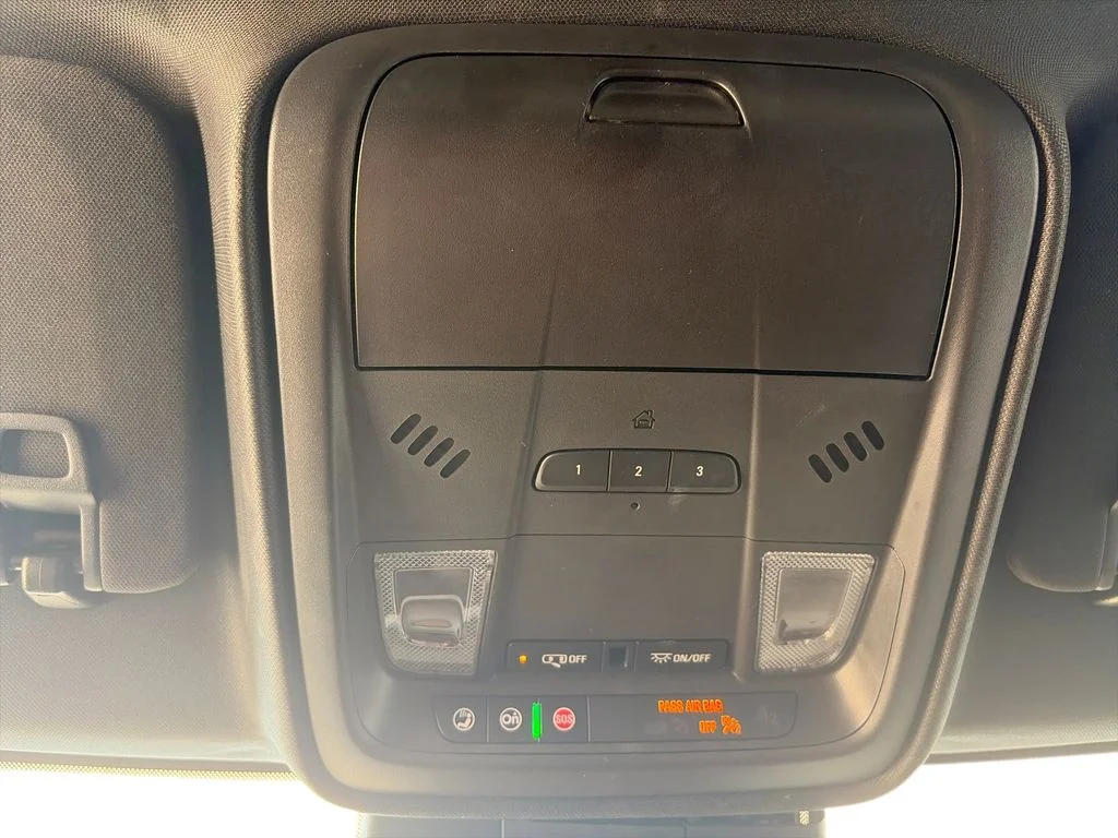 Used 2025 Green Cadillac Premium Luxury image 19