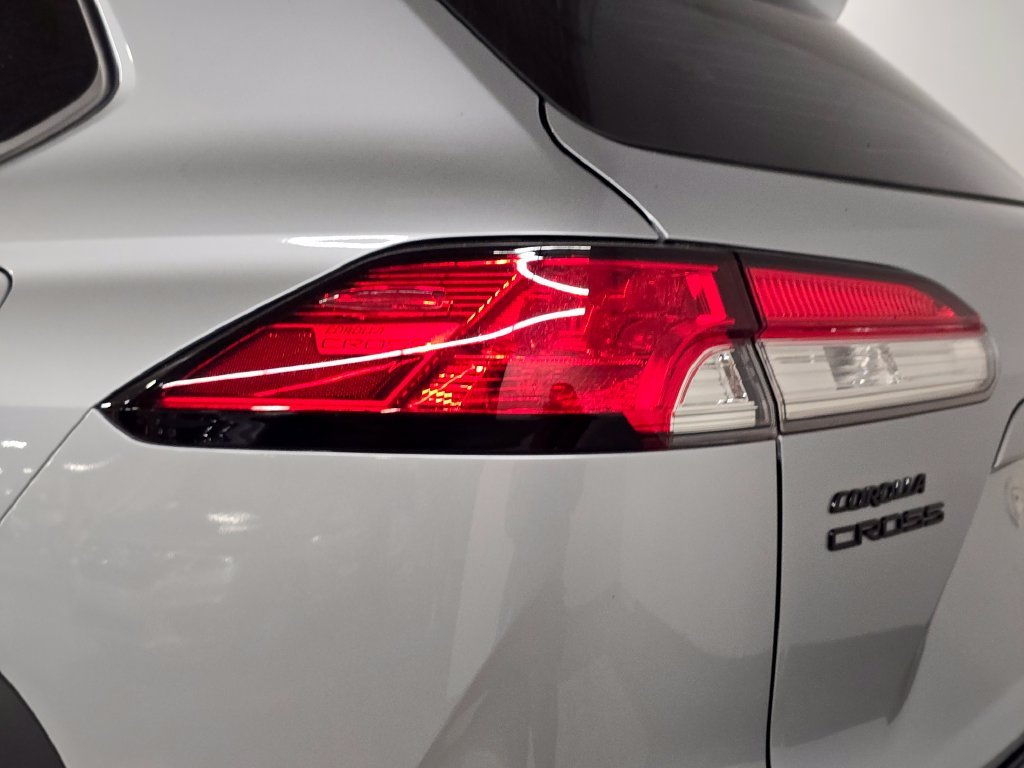 Used 2023 Silver Toyota Hybrid S image 15