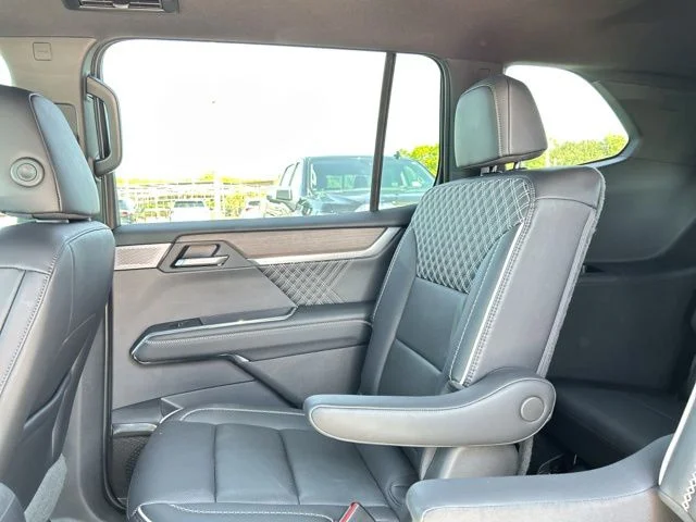 Used 2024 White GMC Denali image 20