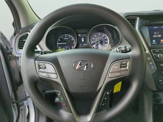 Used 2018 Silver Hyundai SE image 26