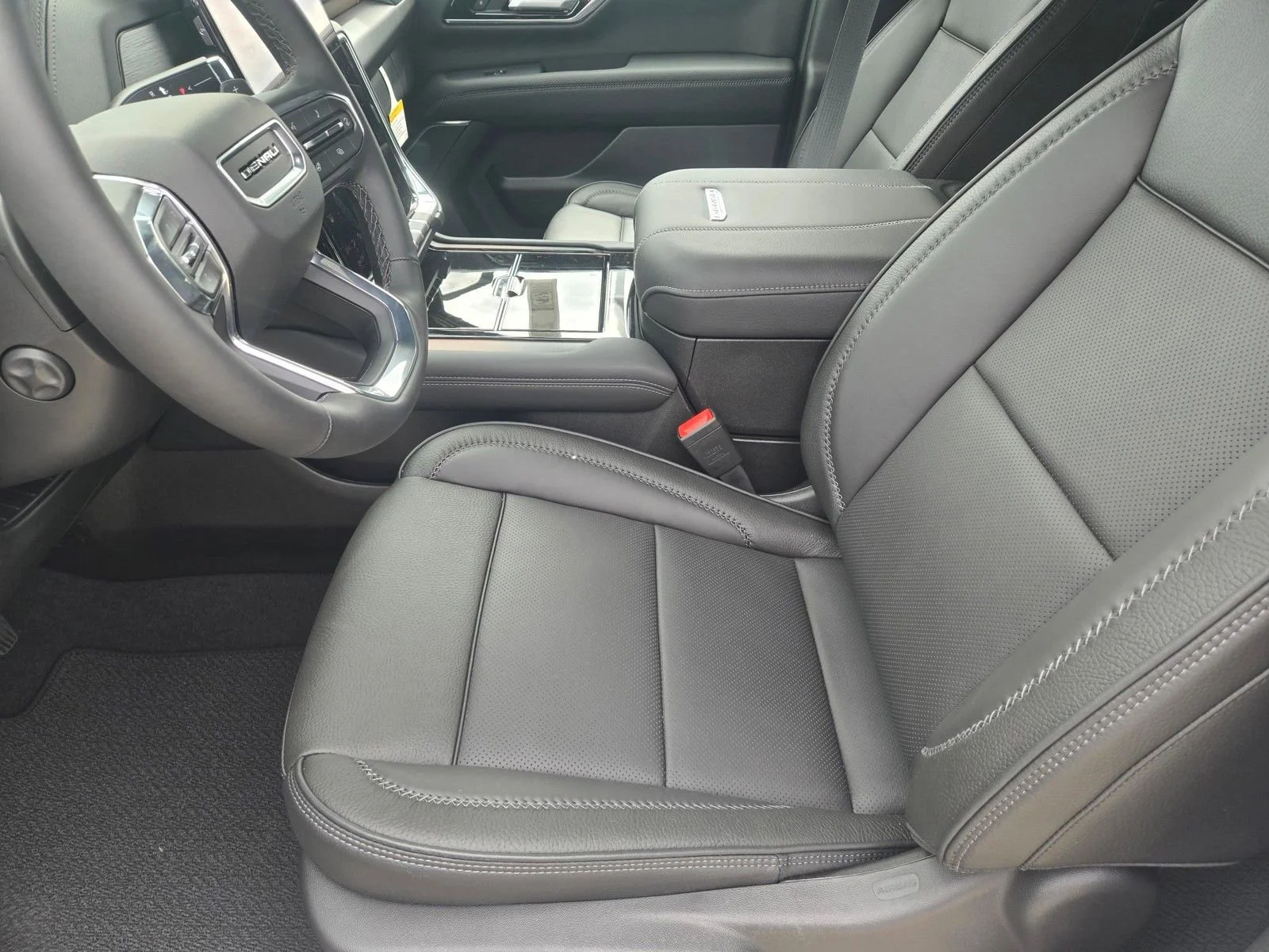 2026 GMC Yukon XL Denali - Photo 11