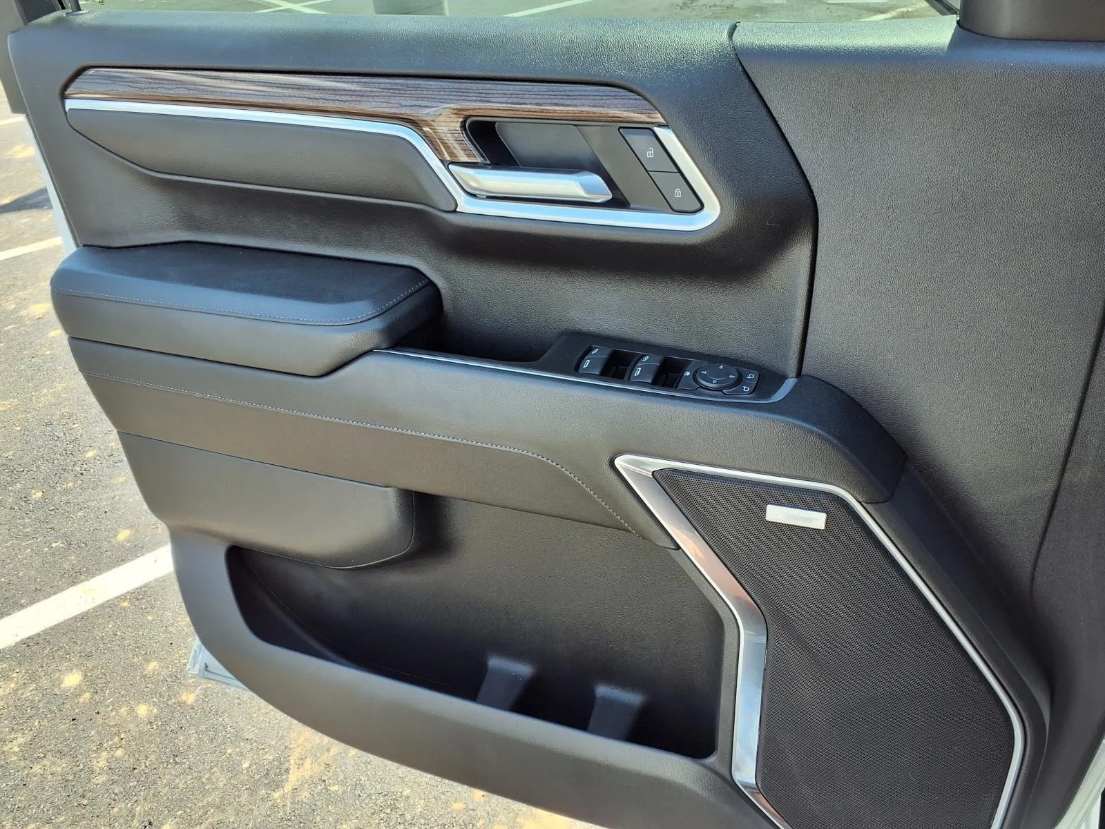Used 2024 Summit White Chevrolet RST image 20