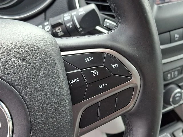 Used 2020 Red Jeep Latitude Plus image 21