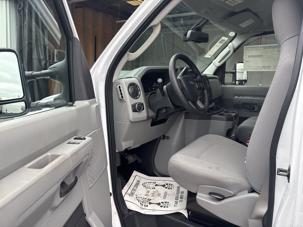 New 2026 Oxford White Ford Base image 8