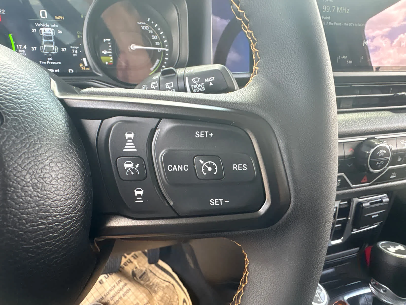 Used 2024 Silver Zynith Clearcoat Jeep Sport S image 24