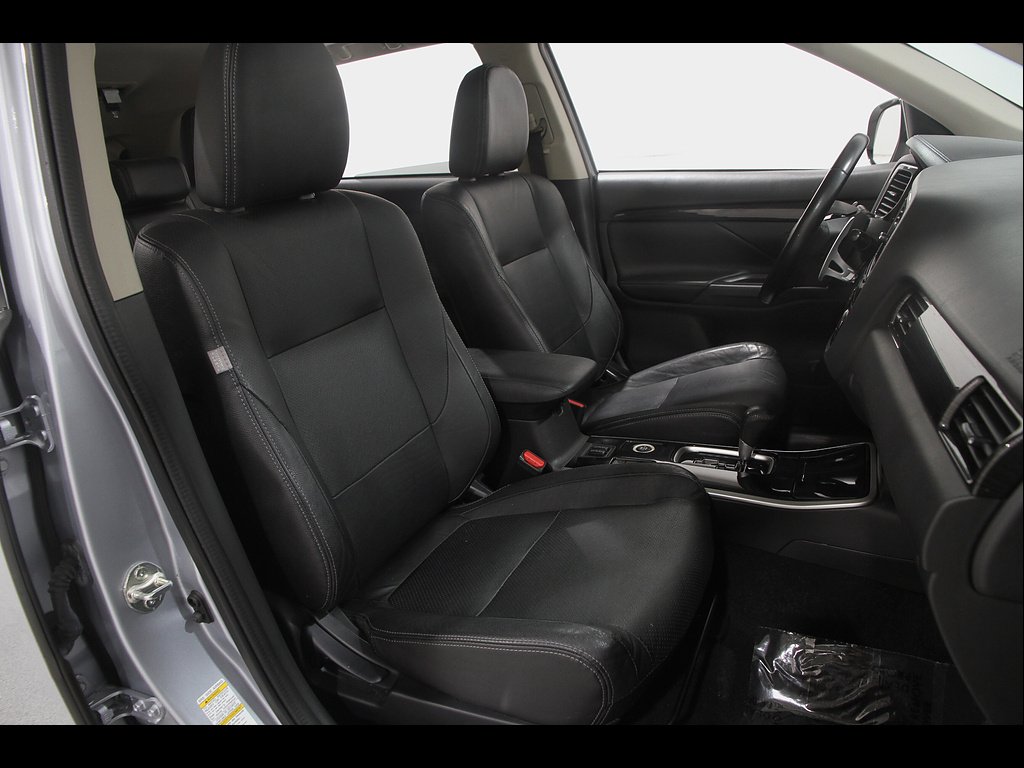 2017 Mitsubishi Outlander GT - Photo 18
