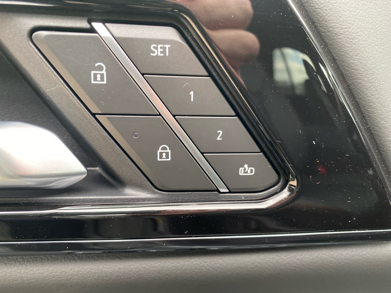 2026 GMC Yukon AT4 - Photo 9