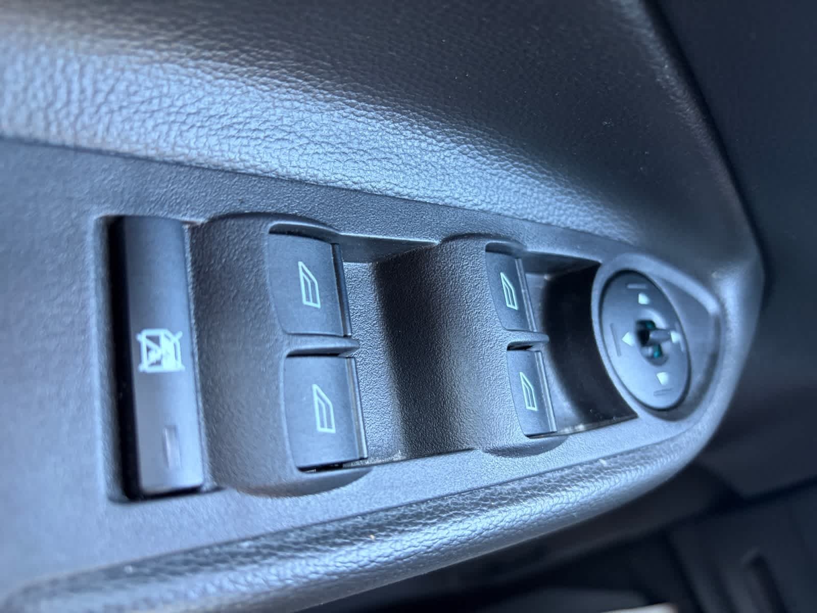 Used 2017 White Gold Ford SE image 37