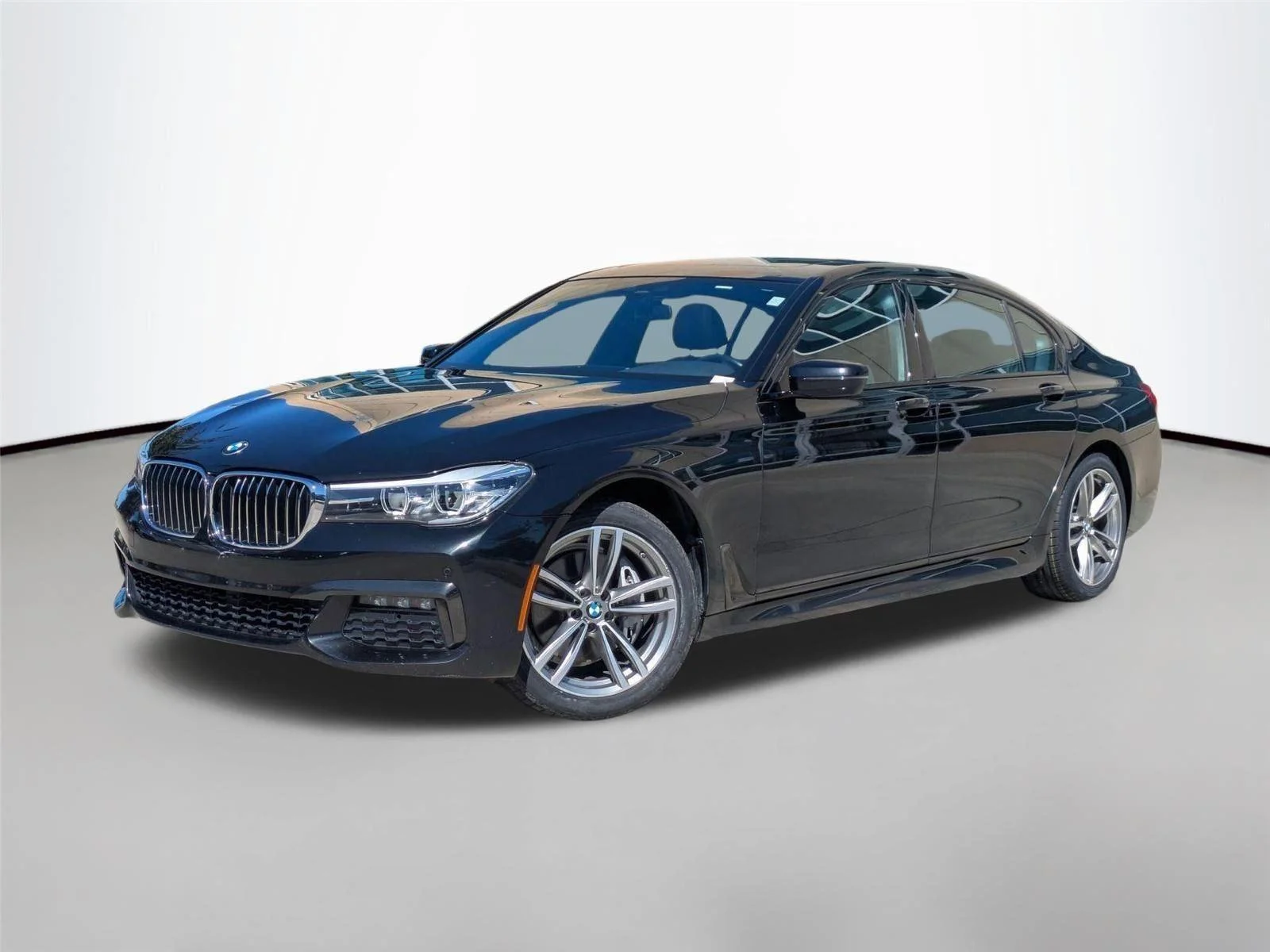 2019 BMW 7 Series 740i xDrive's photo