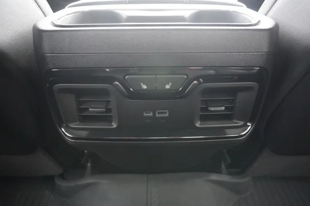 Used 2024 WHITE GMC AT4X image 23