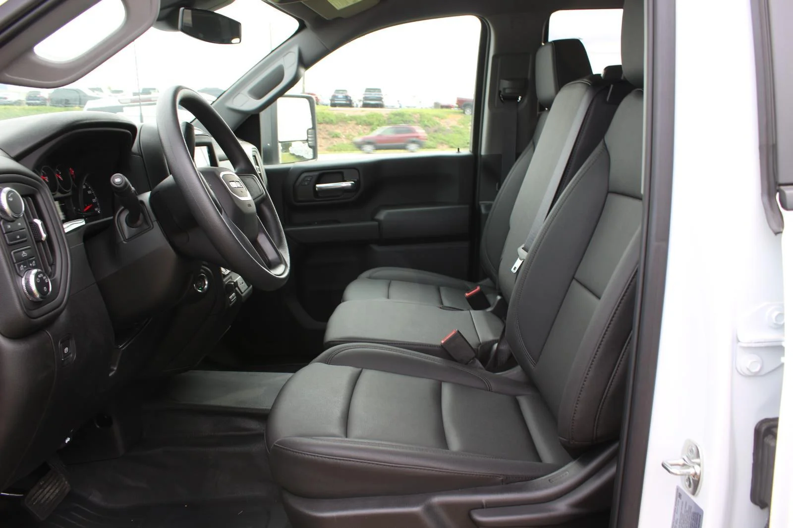 New 2025 Summit White GMC Pro image 19