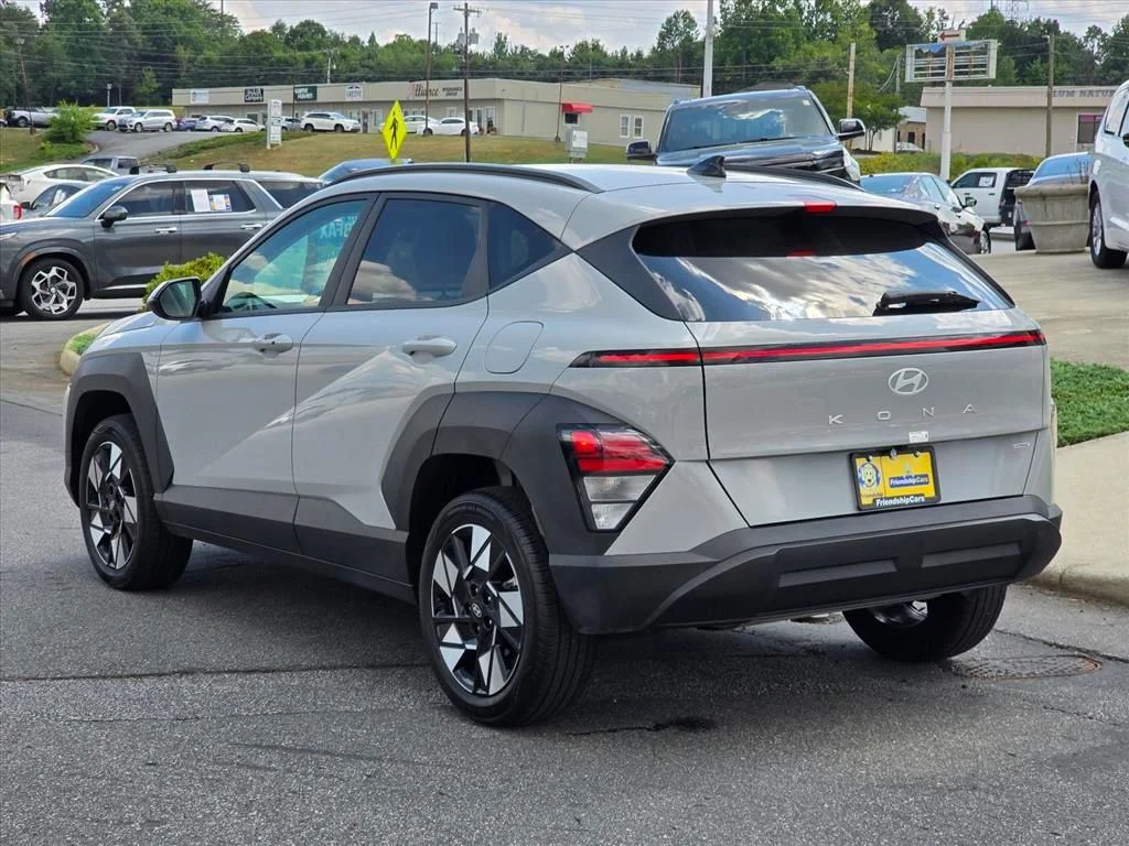 Used 2025 Gray Hyundai SEL image 24