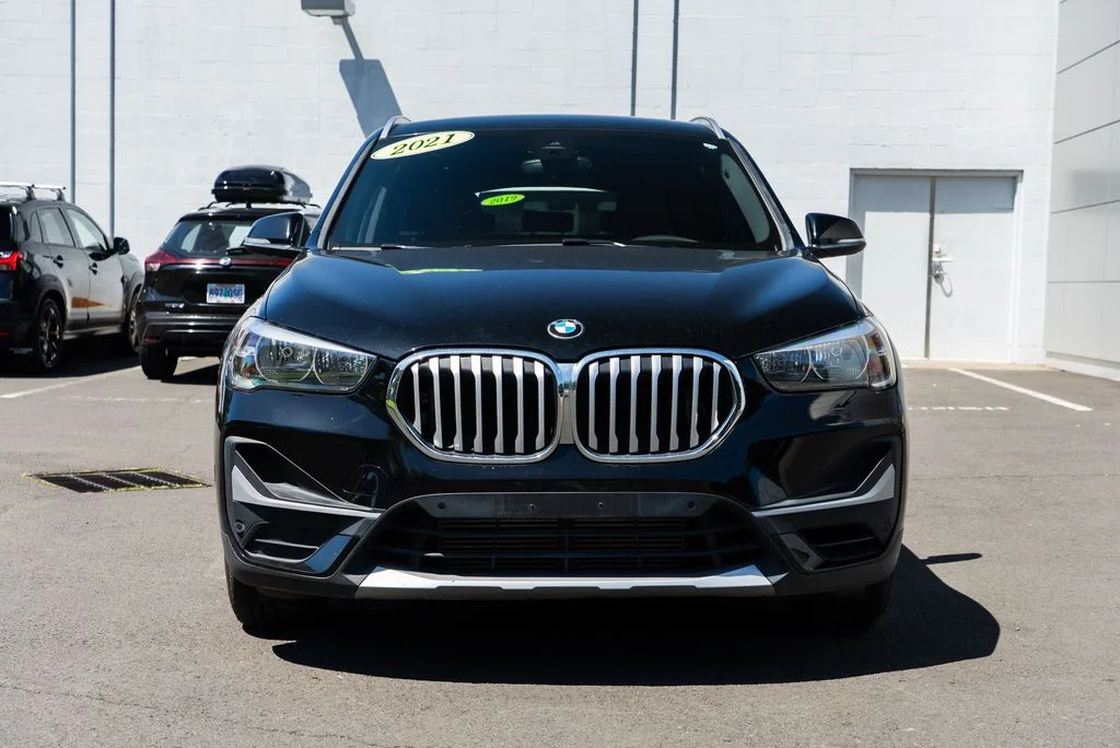 Used 2021 Black BMW xDrive28i image 2