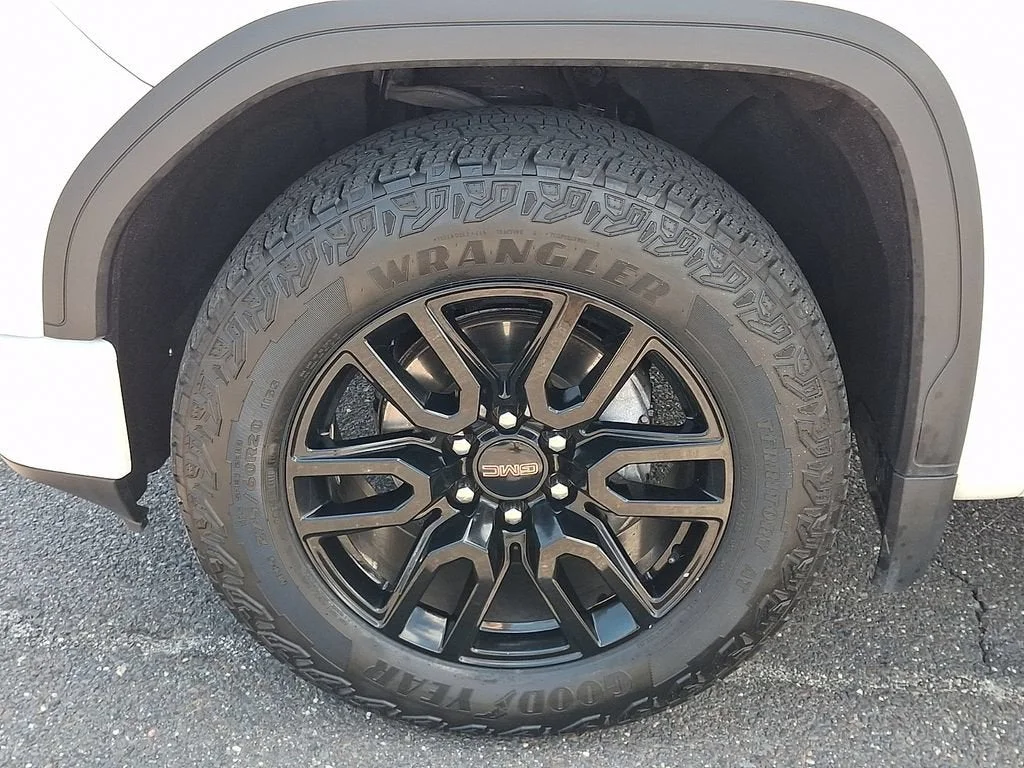 Used 2021 SUMMIT WHITE GMC Elevation image 62
