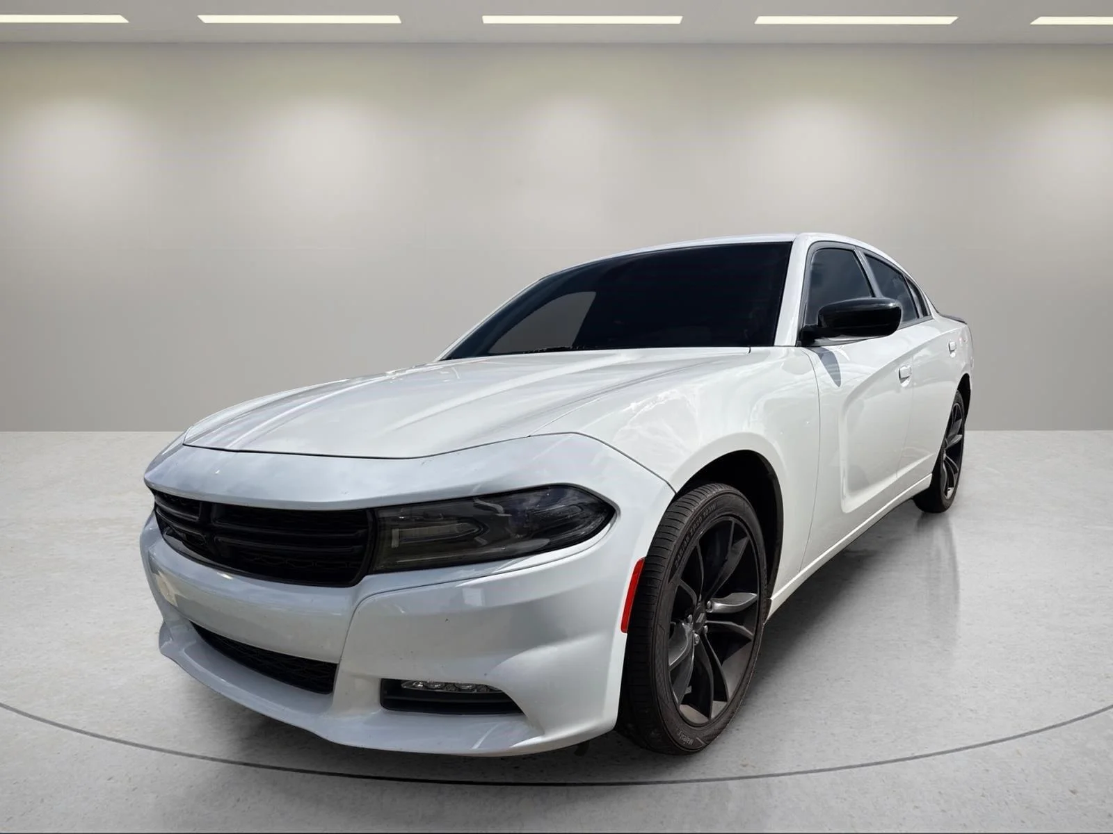Used 2018  DAIMLER DODGE SXTPLUS image 1