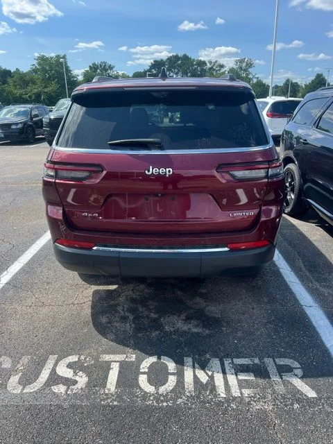 Used 2023 Red Jeep Limited image 3