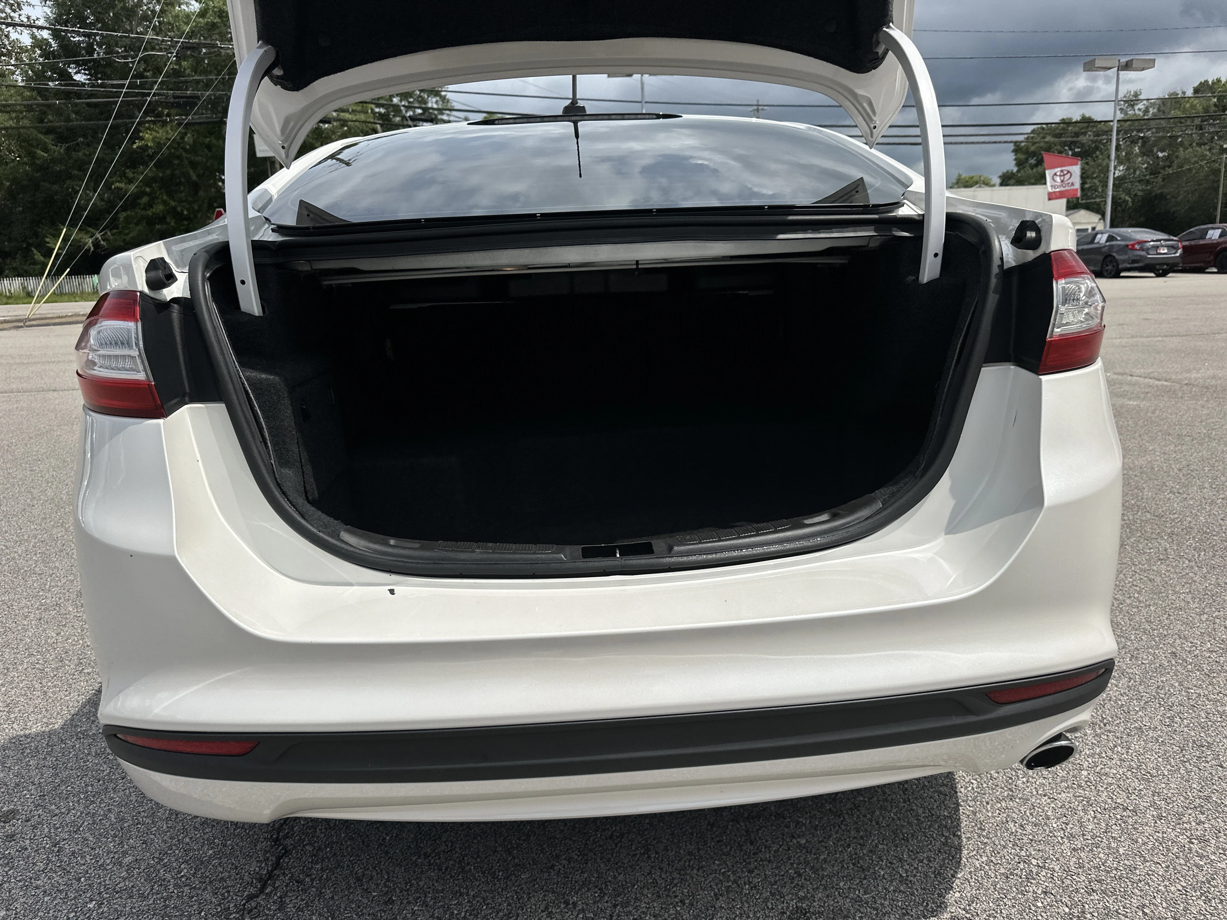 Used 2014 WHITE Ford SE image 18