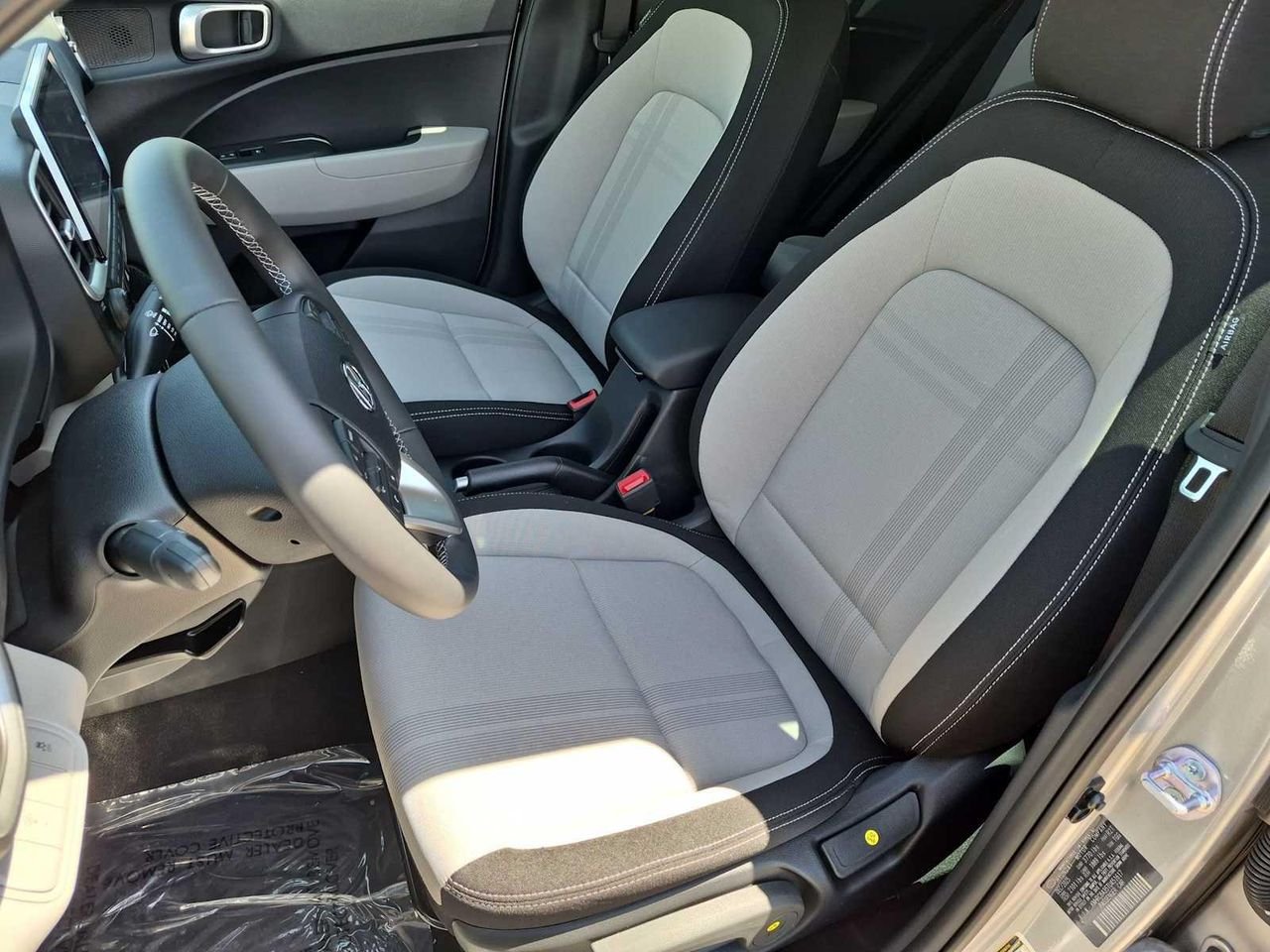 New 2026 Shimmering Silver Hyundai SEL image 16