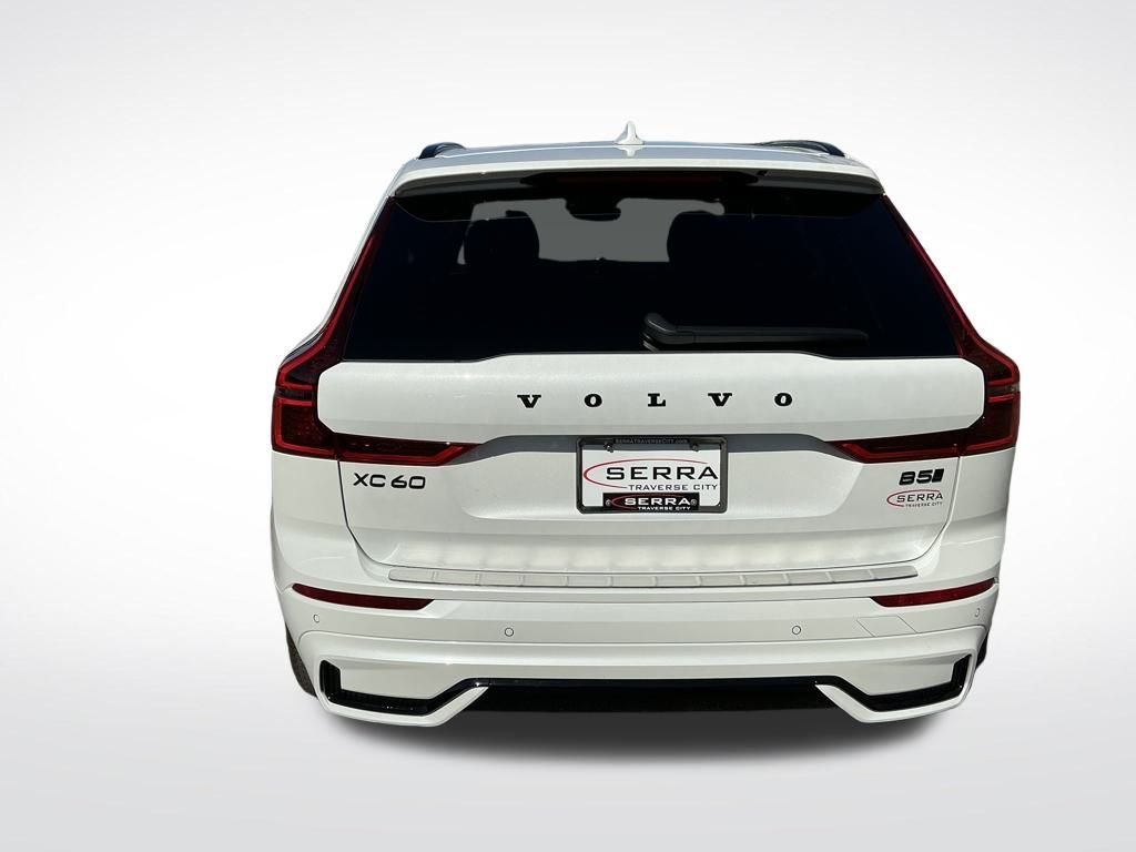 New 2026 White Volvo B5 Ultra Black Edition image 4