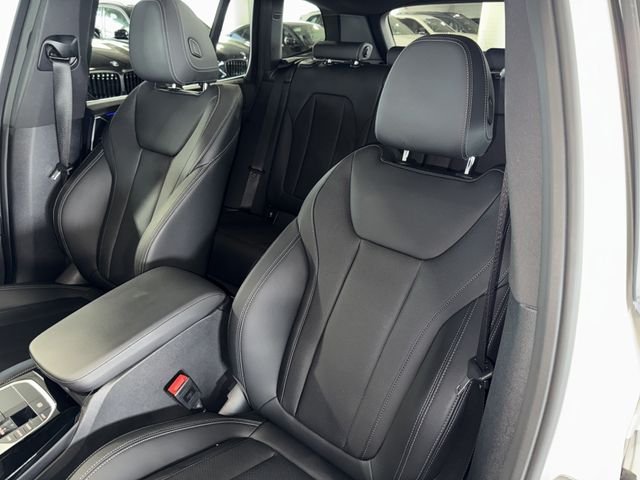 Used 2023 Alpine White BMW sDrive30i image 33