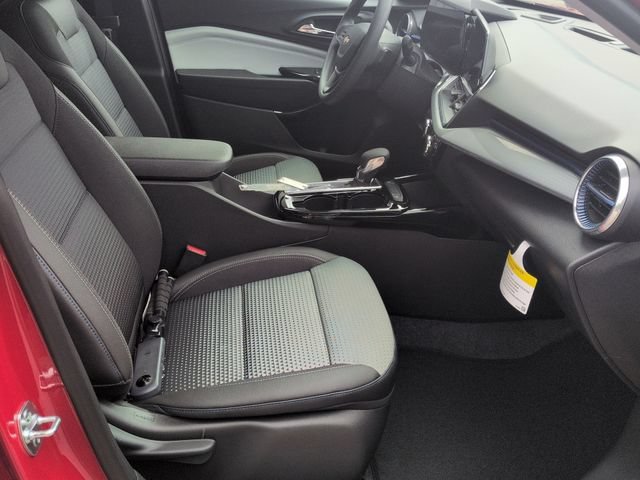 2026 Chevrolet Trax LT - Photo 28