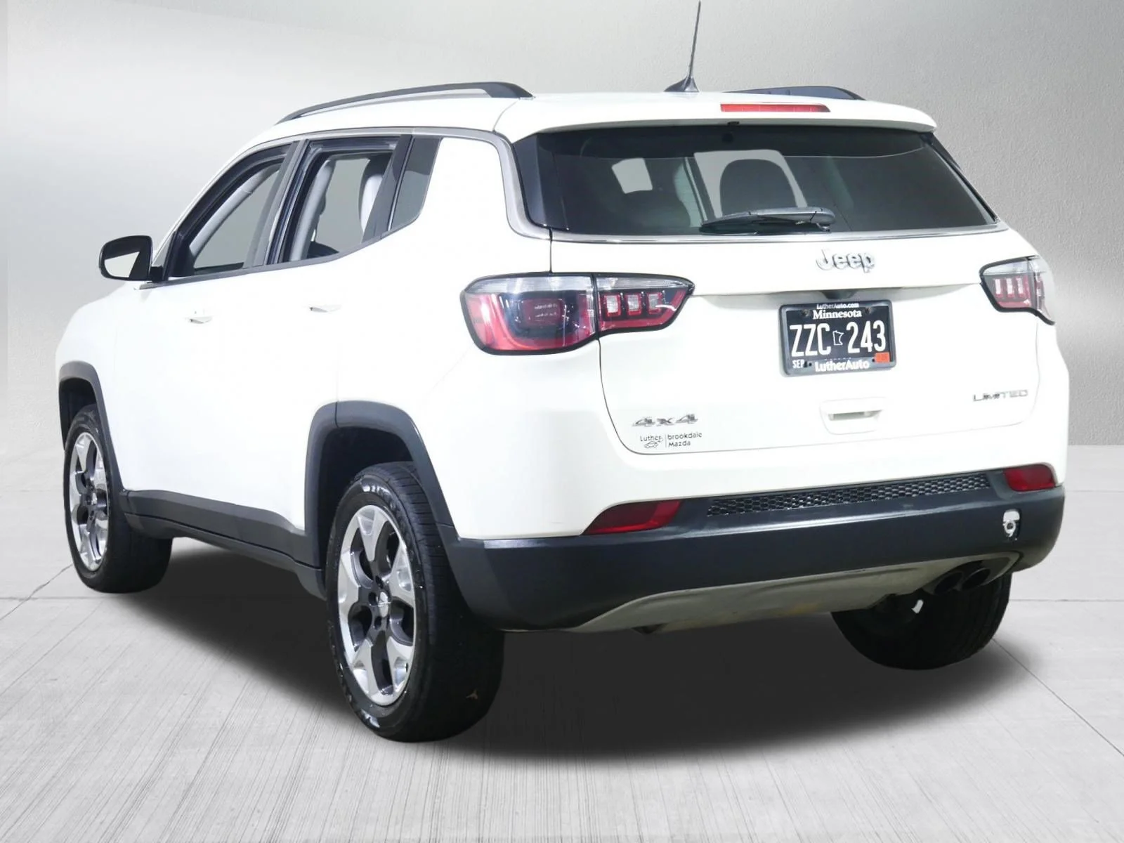 Used 2017 White Clearcoat Jeep Limited image 5