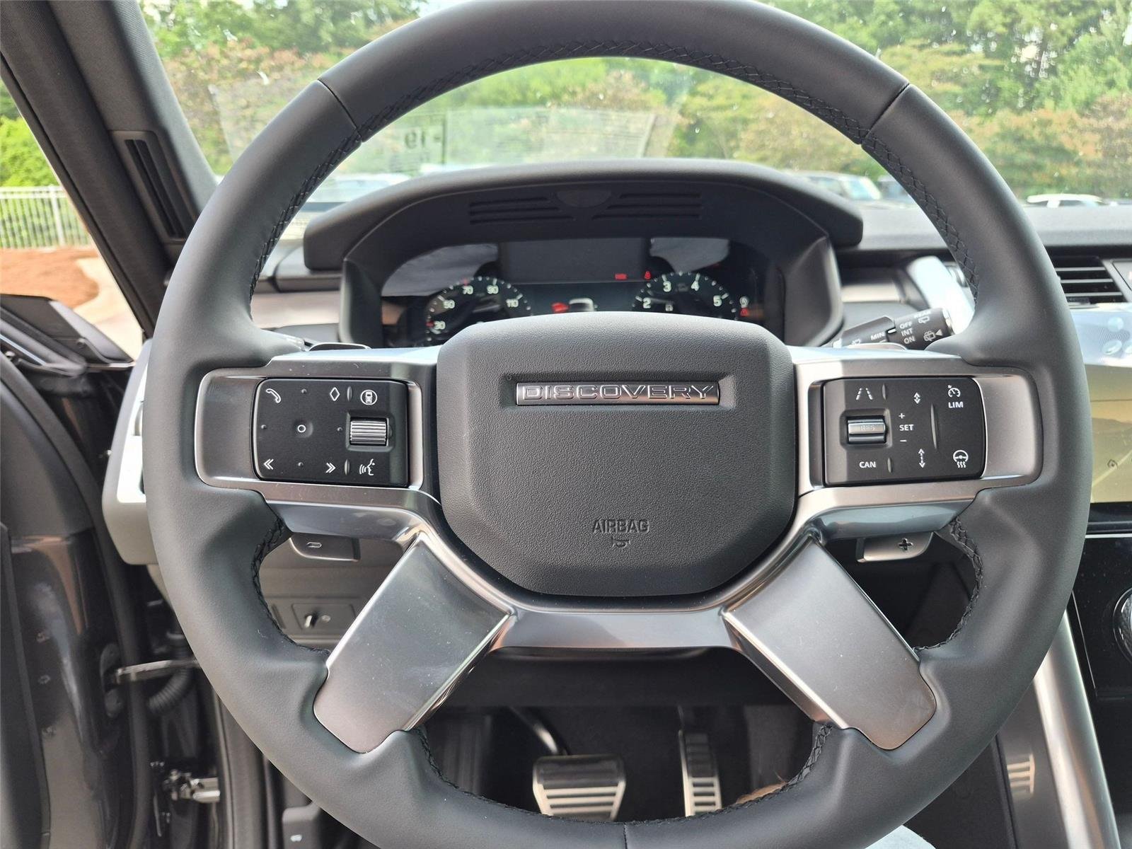 New 2026 Carpathian Grey Premium Metallic Land Rover Gemini Edition image 10