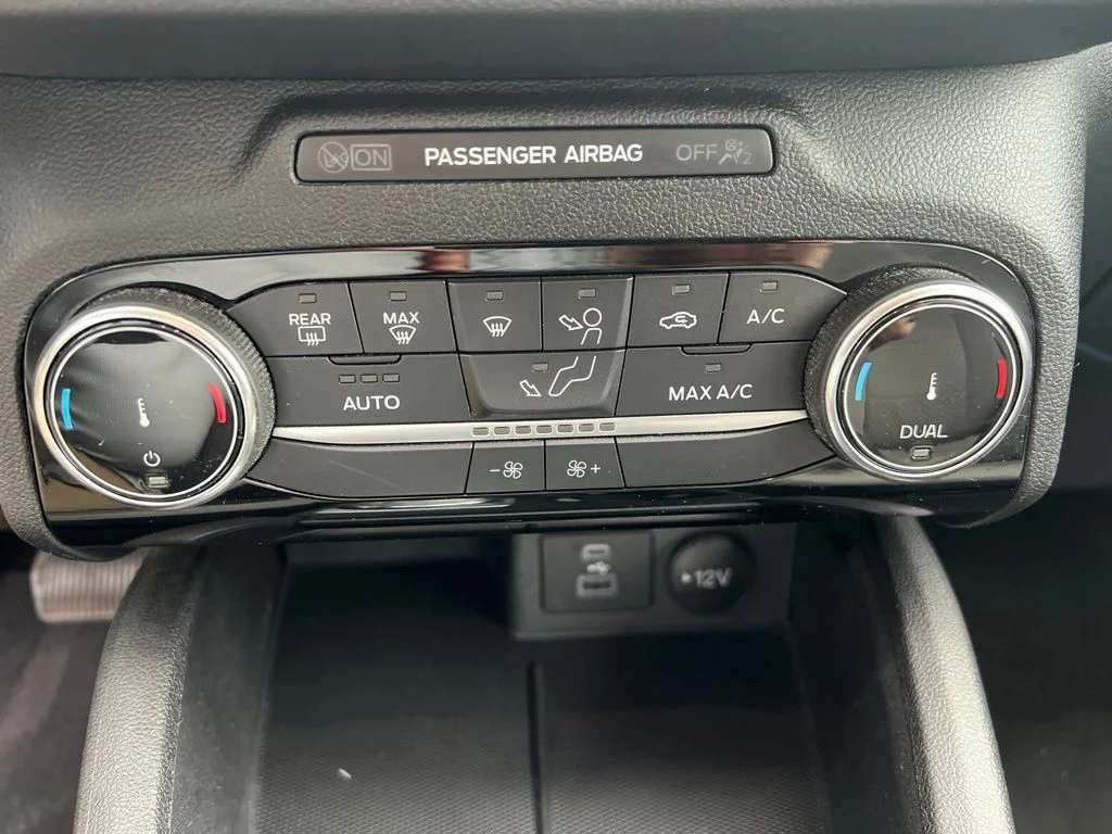 Used 2022 White Ford SE image 26