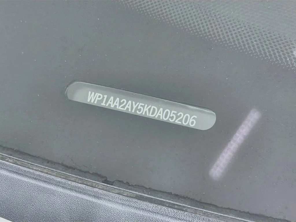 Used 2019  Porsche Base image 33