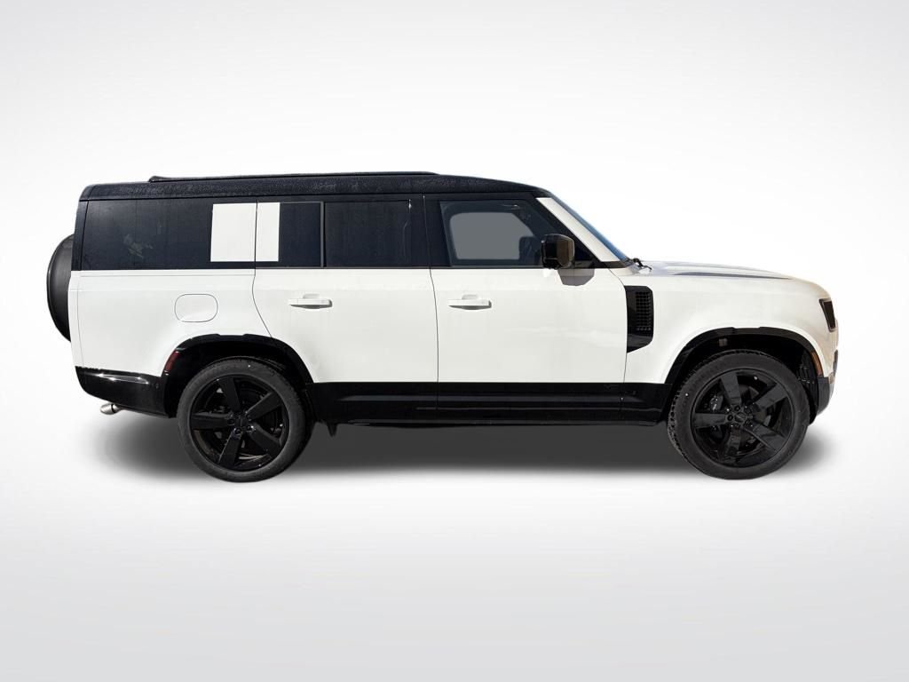 New 2026 White Land Rover V8 image 5
