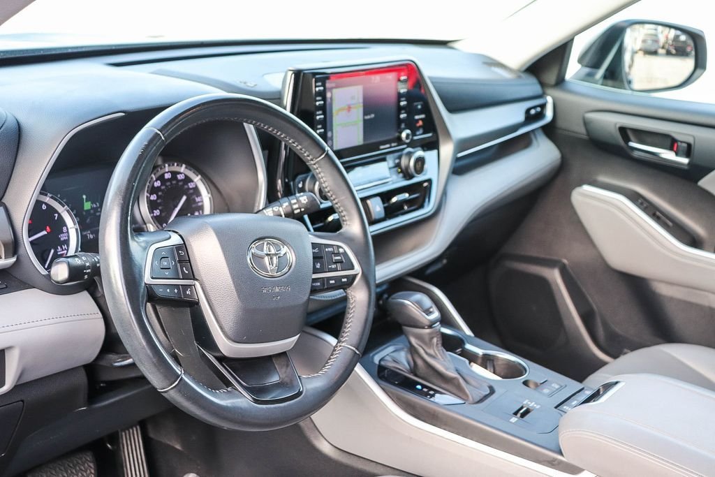 Used 2022 Magnetic Gray Metallic Toyota XLE image 24