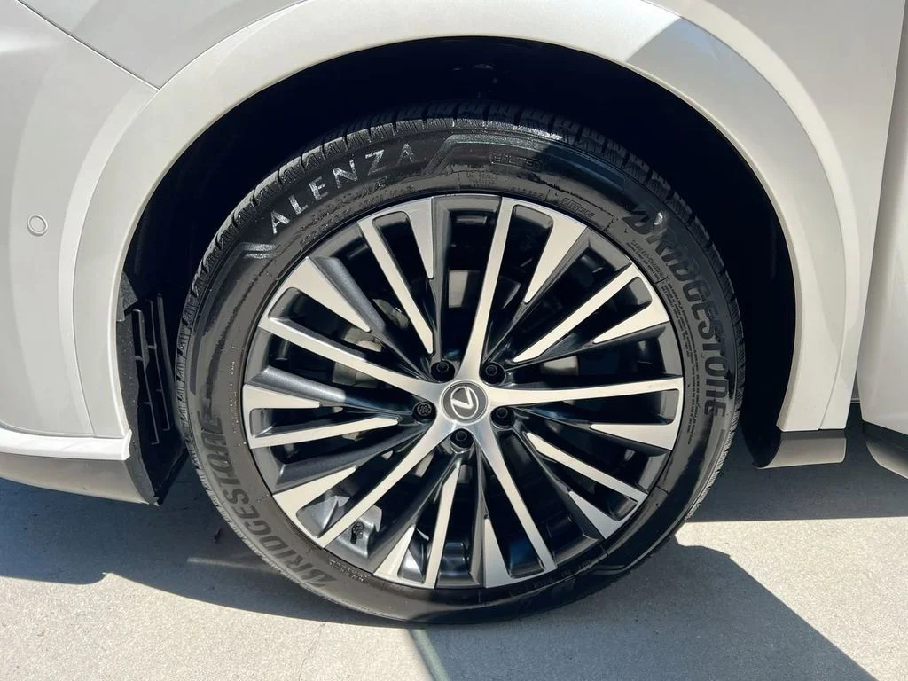 Used 2024 White Pearl Lexus 350 Premium Plus image 9