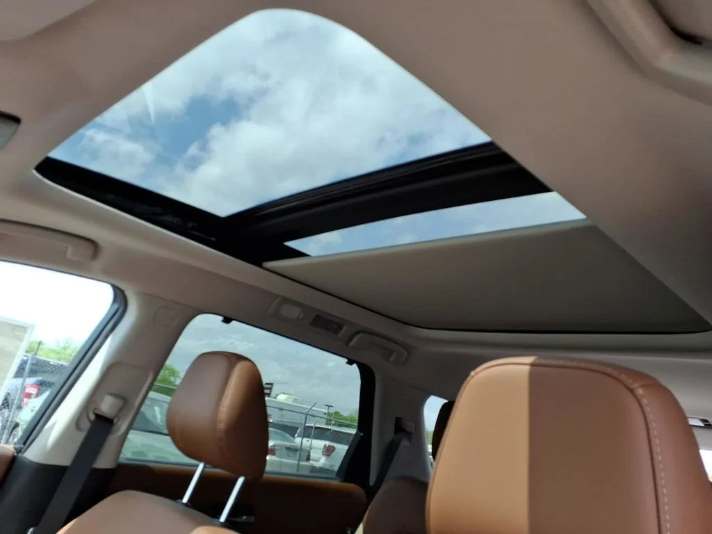 New 2026 White Nissan Platinum image 22