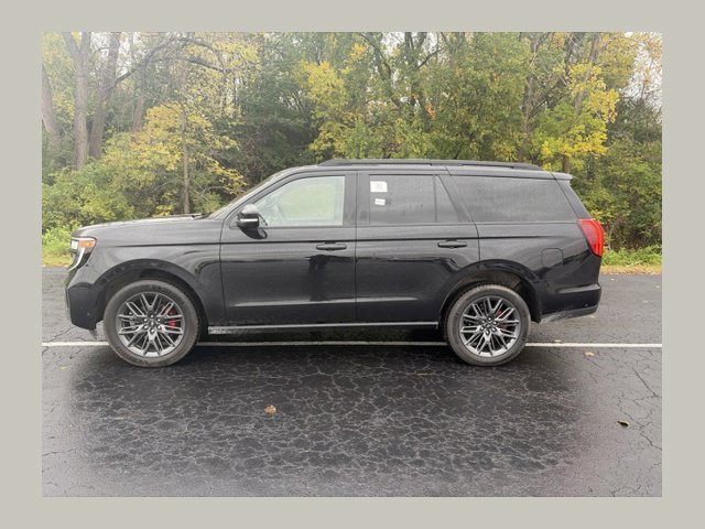 Used 2025 Agate Black Metallic Ford Platinum image 1