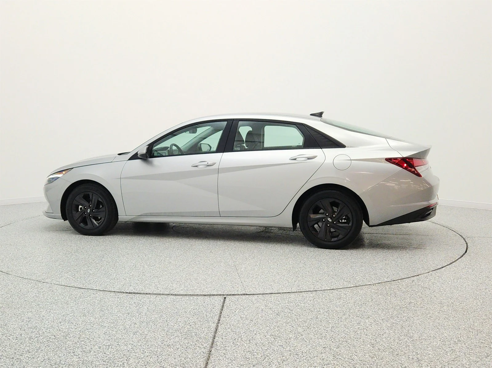 Used 2021 Shimmering Silver Pearl Hyundai SEL IVT image 8