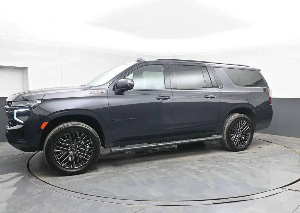 Used 2022 Gray Chevrolet Z71 image 8
