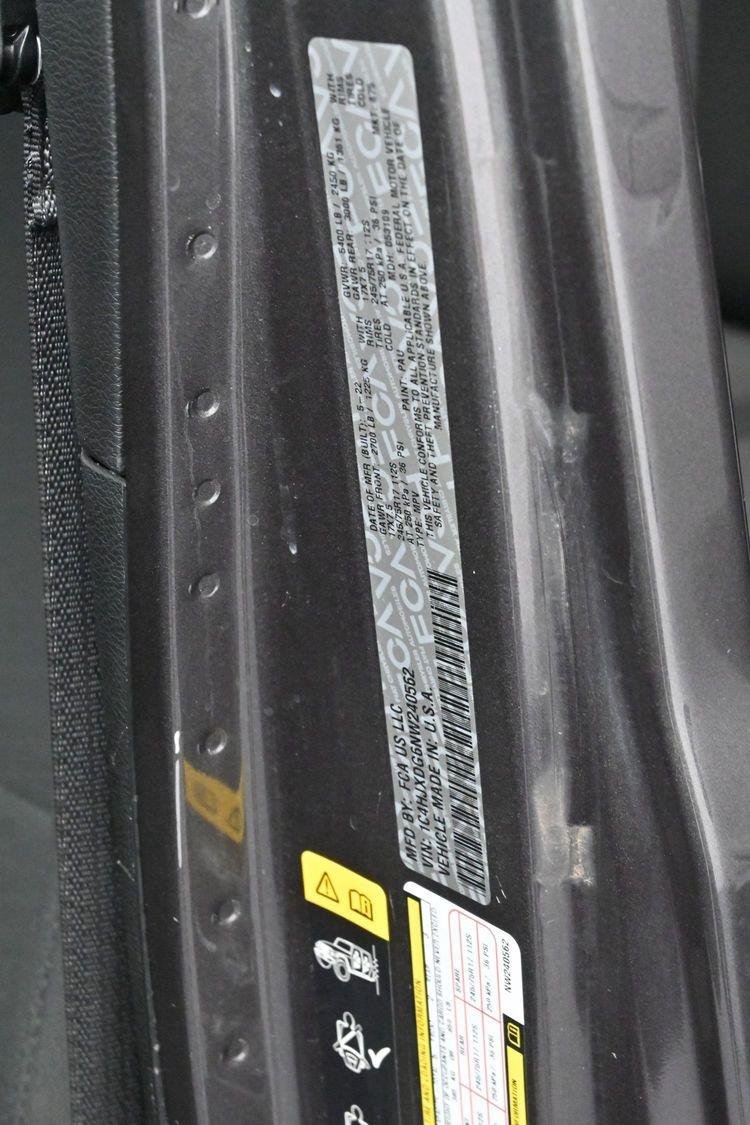 Used 2022 Granite Crystal Metallic Clearcoat Jeep Unlimited Sport S image 37