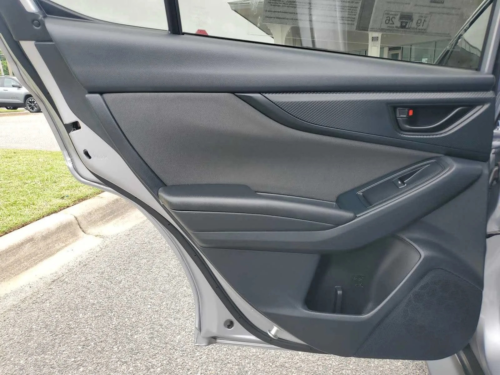 Used 2023  Subaru  image 19