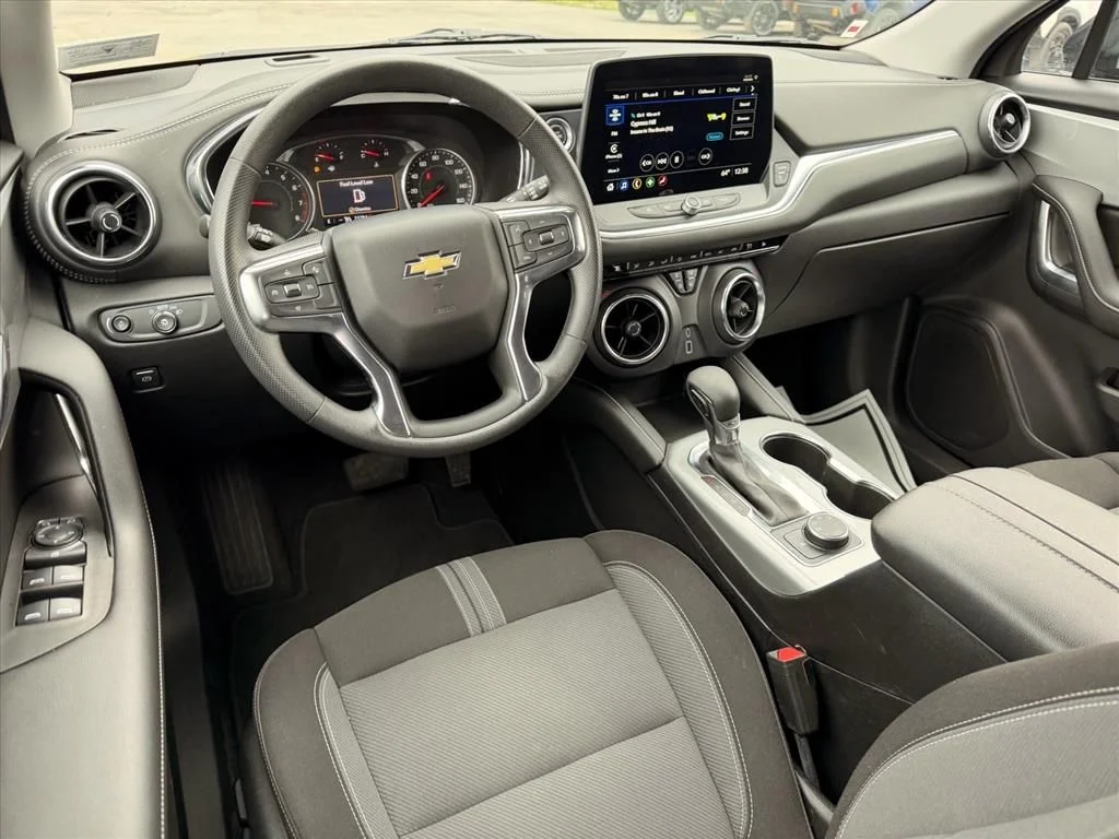 Used 2025 Black Chevrolet LT image 7