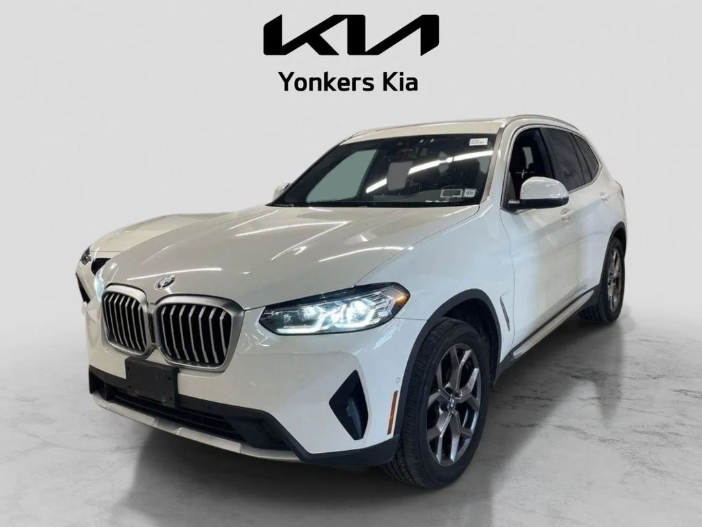 Used 2024 White BMW xDrive30i image 1