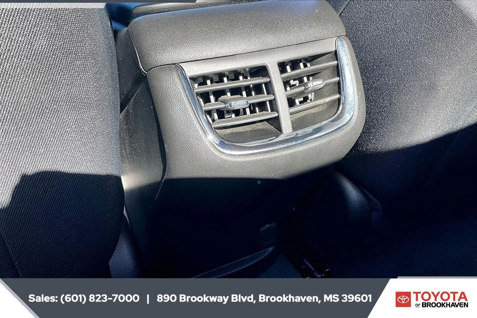 Used 2025 Sterling Gray Metallic Chevrolet LT image 24