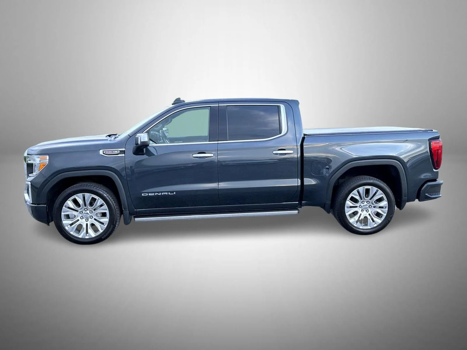 Used 2021 Green GMC Denali image 8