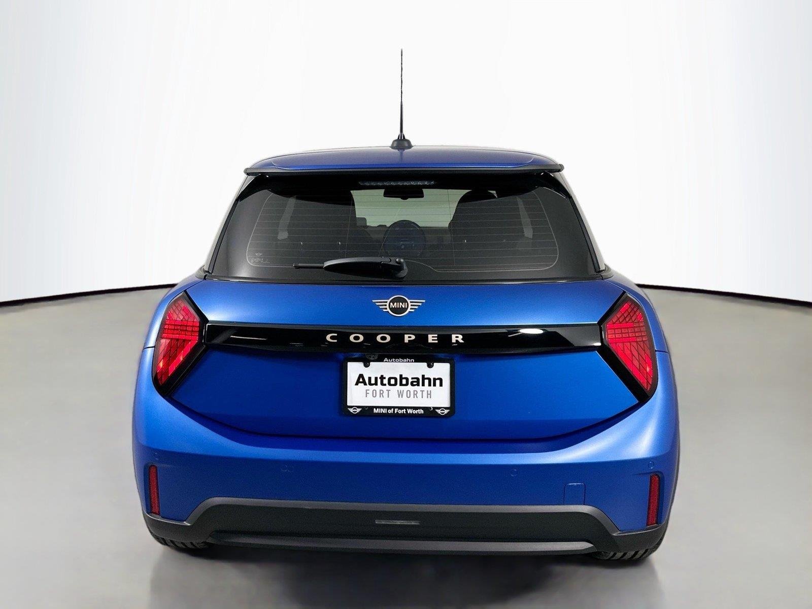 2025 MINI Hardtop 2 Door Base - Photo 5